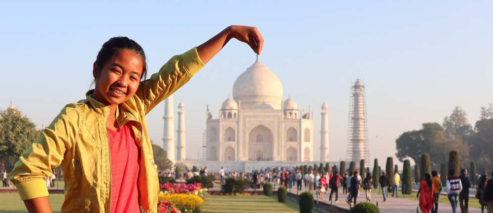 Gaby at the Taj Mahal